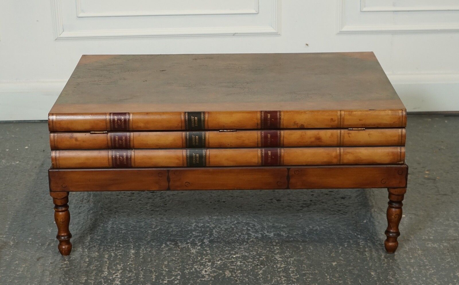 Lovely Vintage Faux Stack Of Books Coffee Table Internal Storage J1 photo Furniture