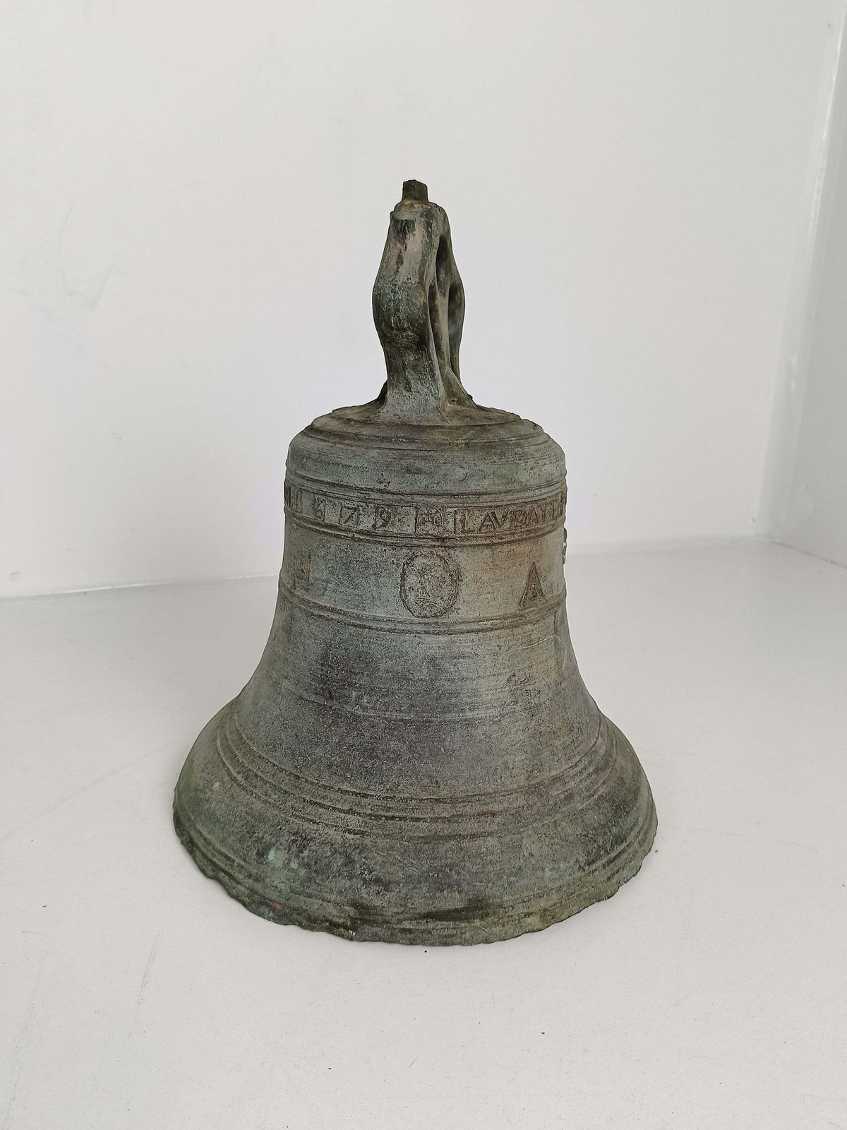 Amazing Antique Church Bell Anno 1679 photo 1338.0