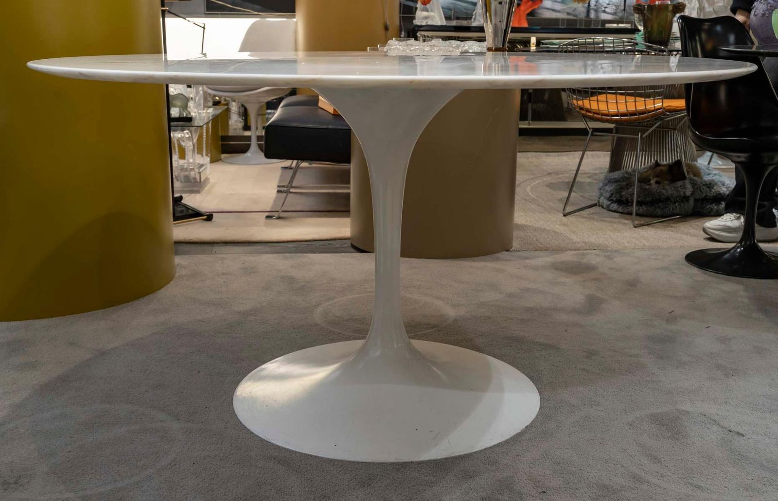 Eero Saarinen & Knoll International, Table « Tulip » 137 Cm photo for sale