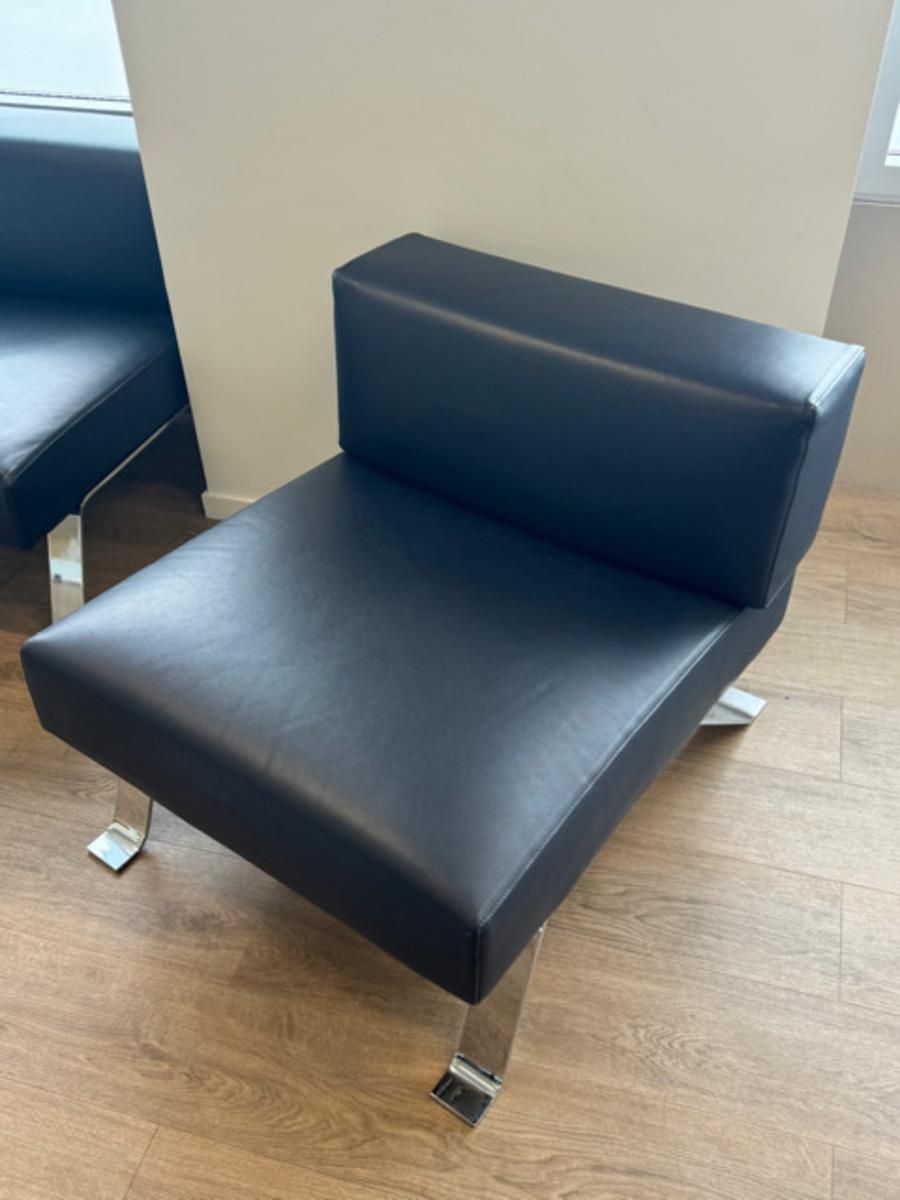 Charlotte Perriand Voor Cassina: Paar Fauteuils photo for sale