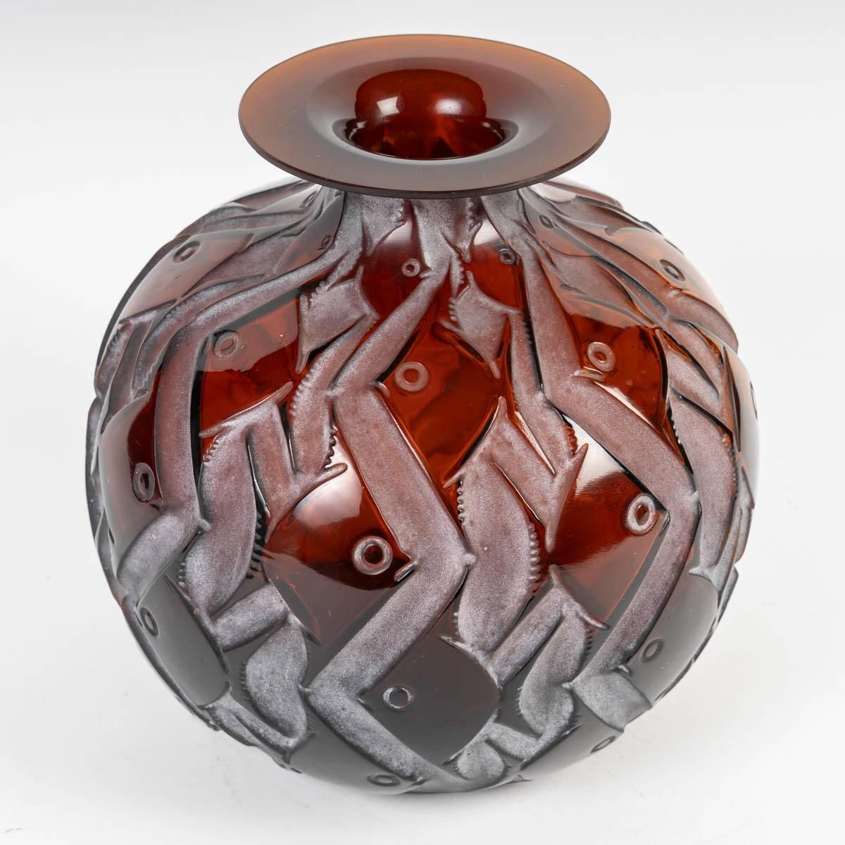 René Lalique, 1928   “Penthièvre” Amber Tinted Vase . photo Home Decor