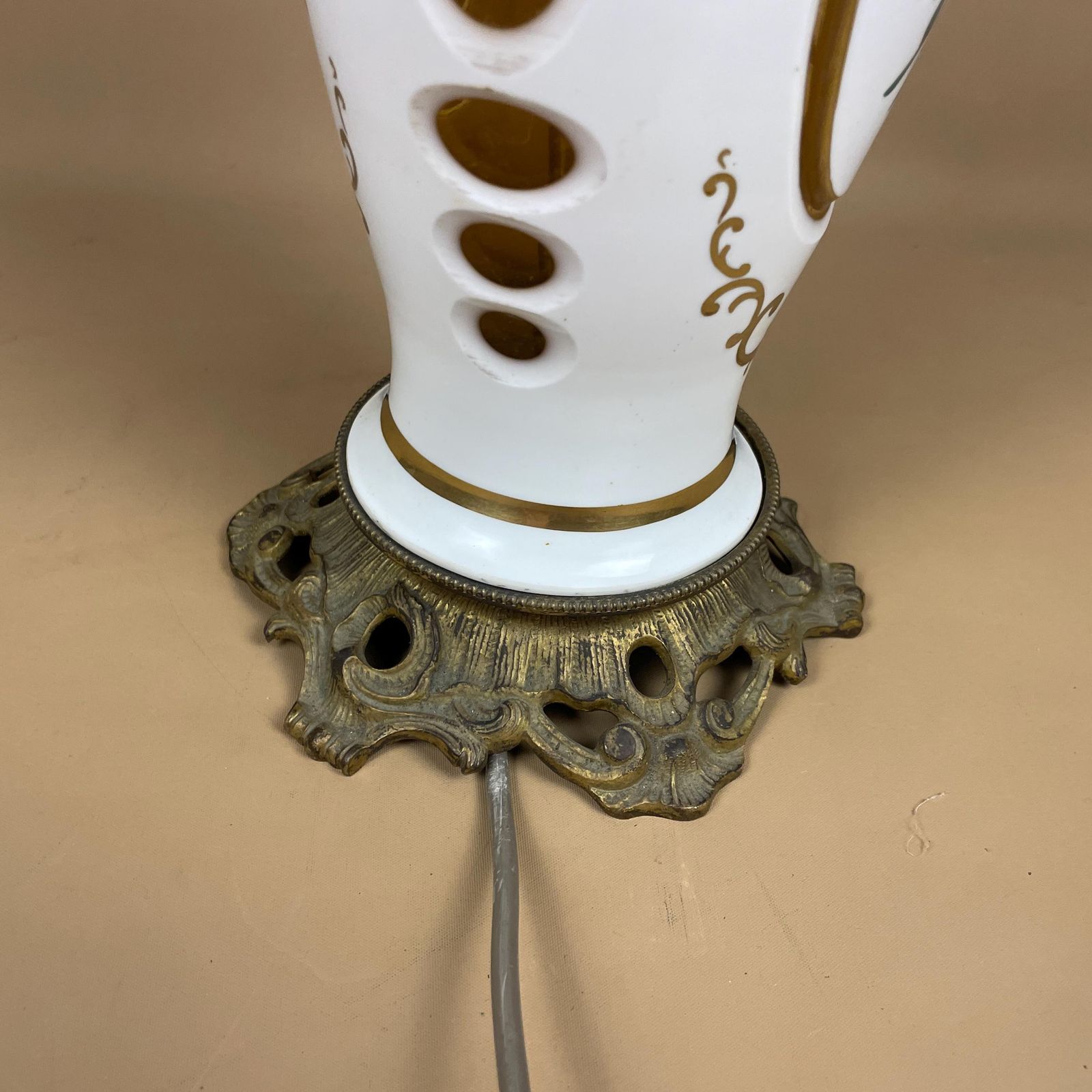 Antique Ceramic Lamp Light Bedside Table Desk Porcelain Vase White Floral Pattern Brass Gold Metal Base Cottage Vintage Glass Inlay photo buy
