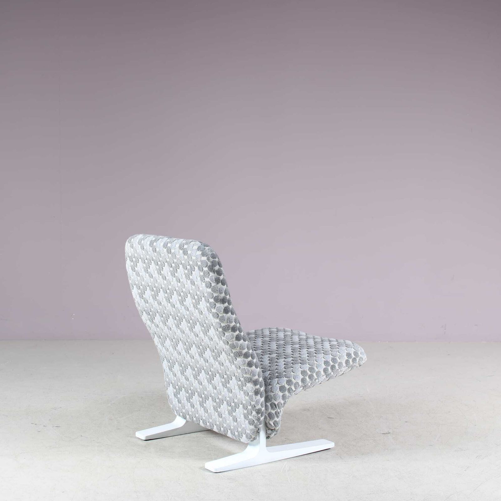 1970s “Concorde” Lowback Chair By Pierre Paulin For Artifort, Netherlands photo for sale