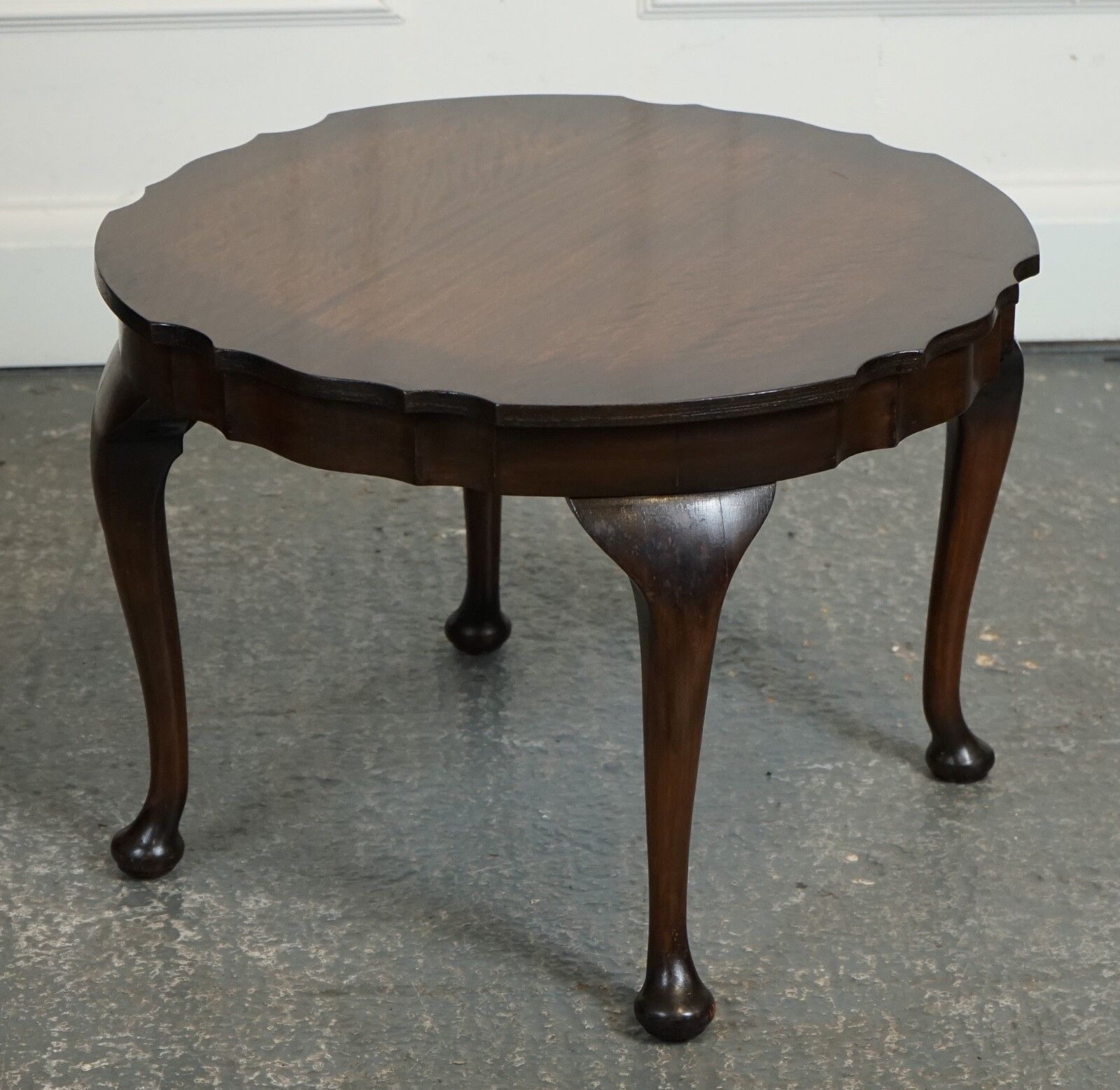 Lovely Small Pie Crust Shaped Edges Hardwood Side Table J1 photo Furniture