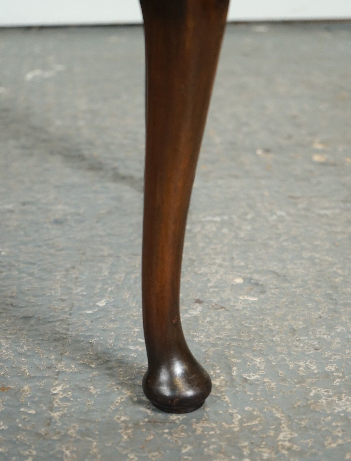 Lovely Small Pie Crust Shaped Edges Hardwood Side Table J1 photo buy