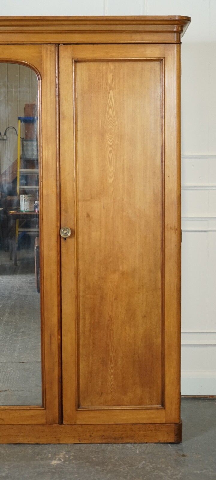 Late Antique Victorian Oak Triple Wardrobe Made By Marsh Jones & Cribb Circa1890 photo vintage