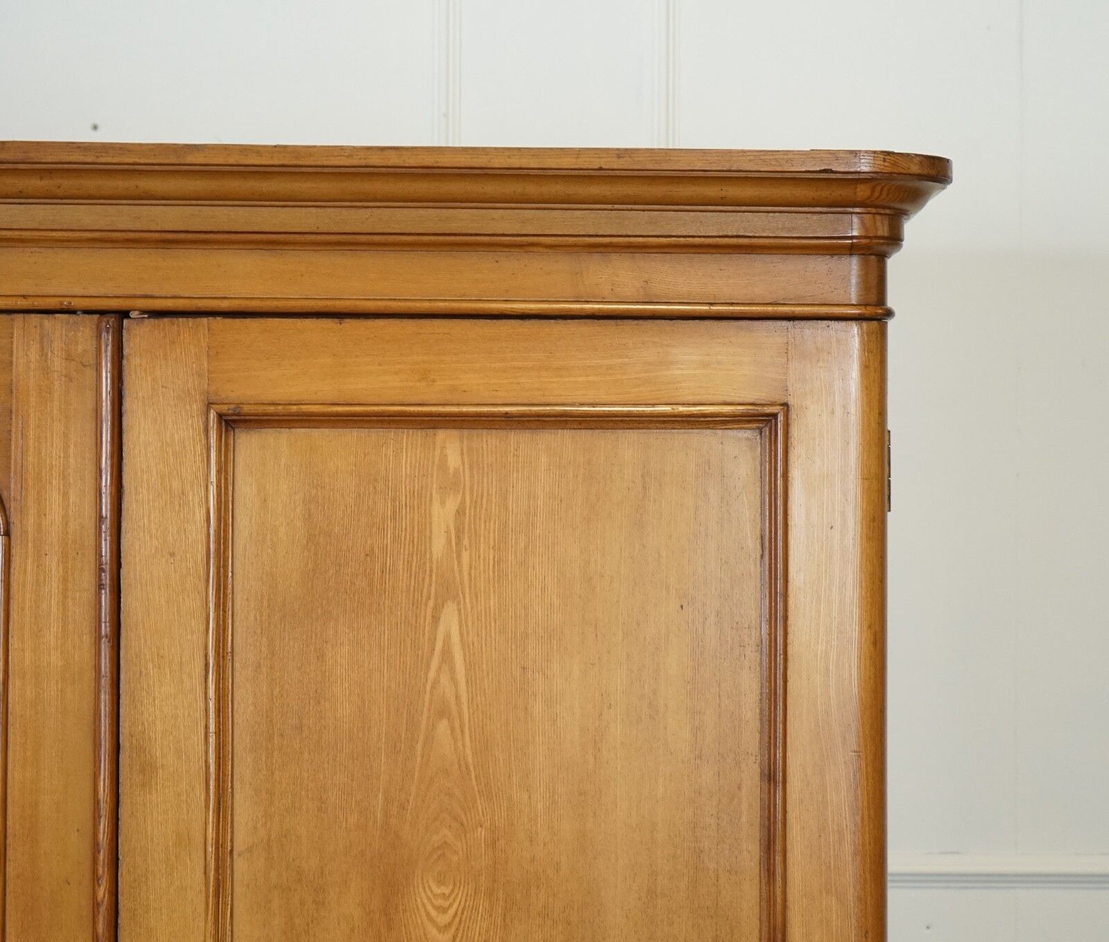2250.0 Late Antique Victorian Oak Triple Wardrobe Made By Marsh Jones & Cribb Circa1890 photo