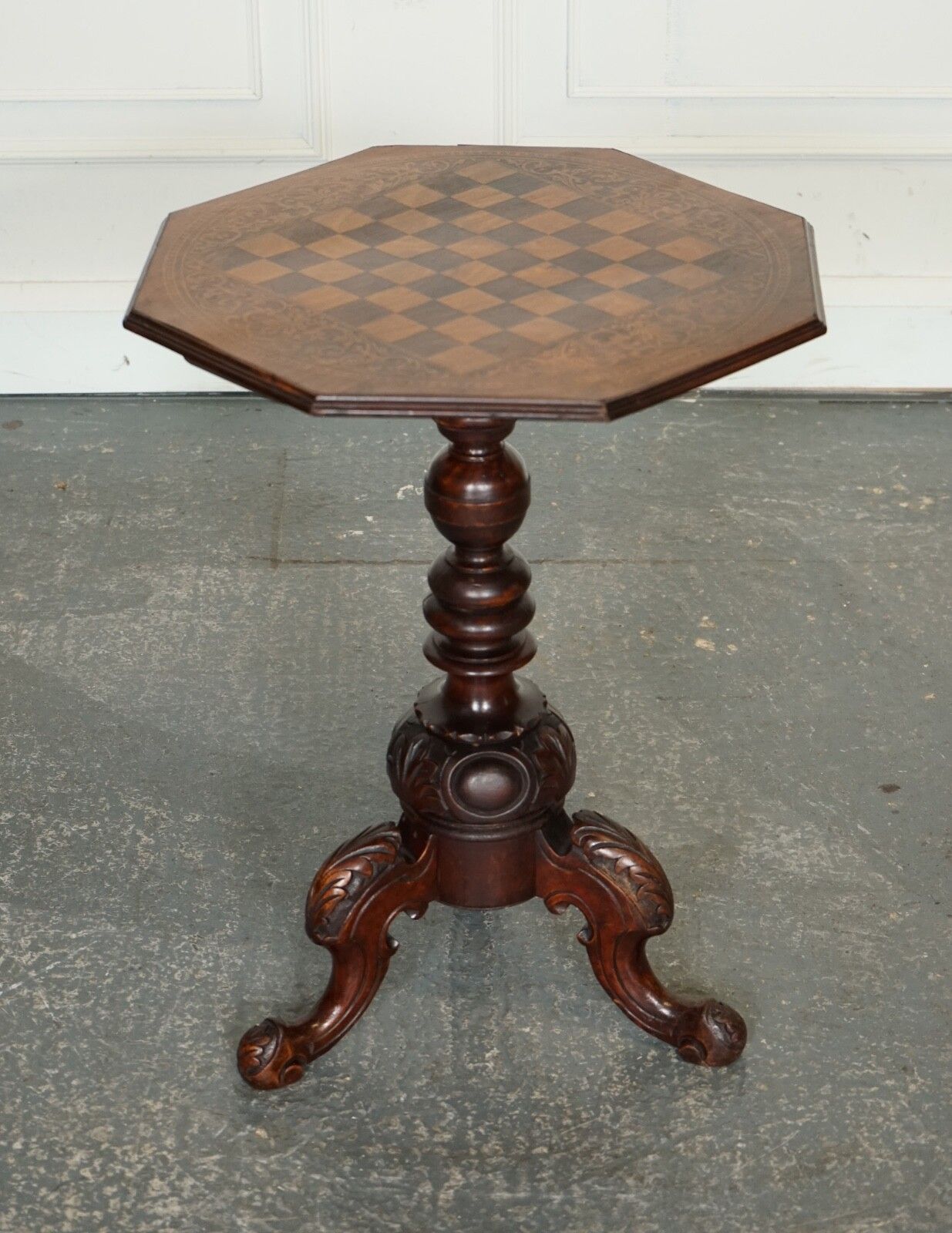 Stunning Antique Italian Chess Side End Lamp Table With Carved Legs photo Furniture