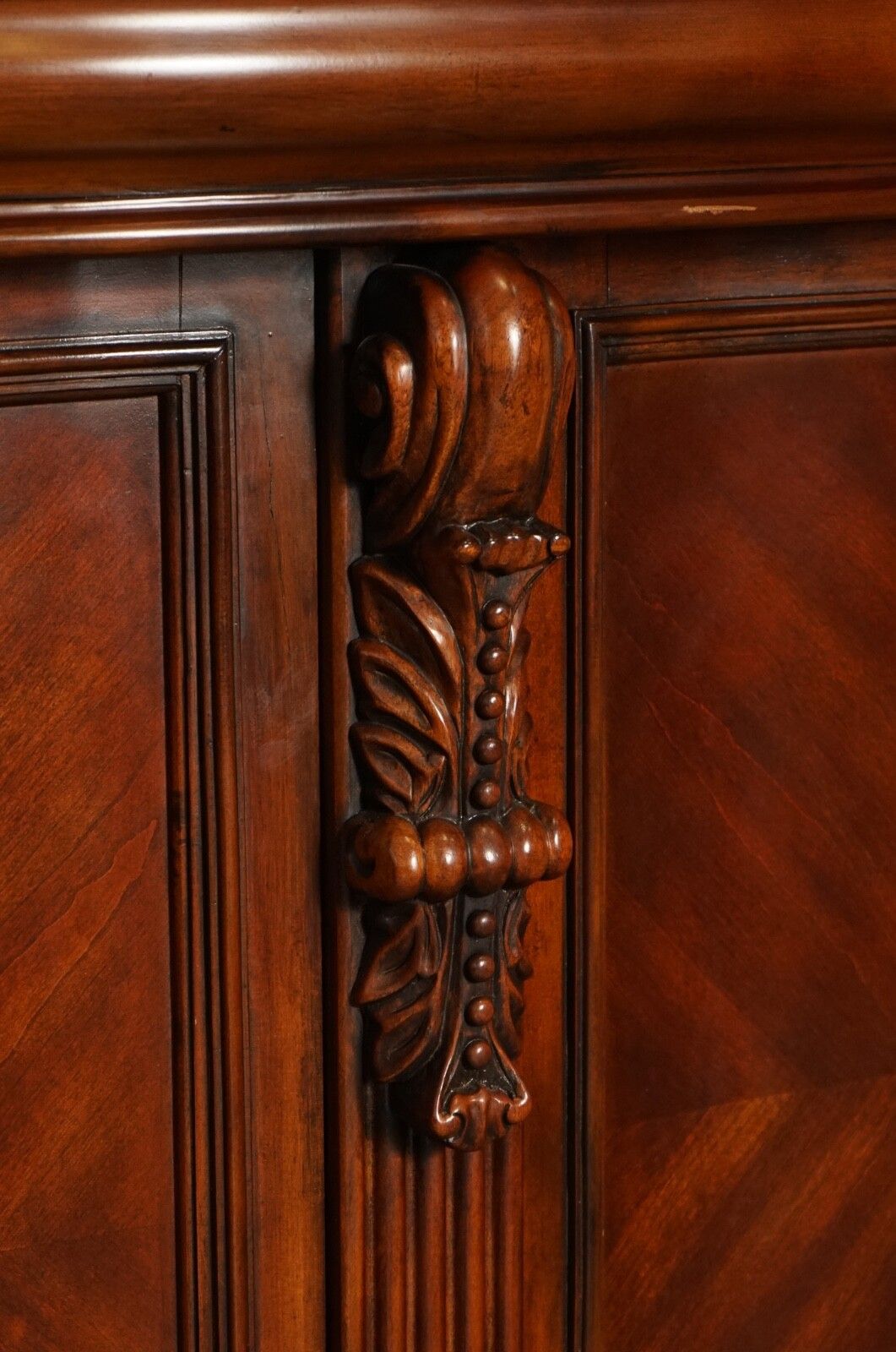 Stunning Howard & Miller Style American Bar With Granite Top & Pair Of Barstools photo 4750.0