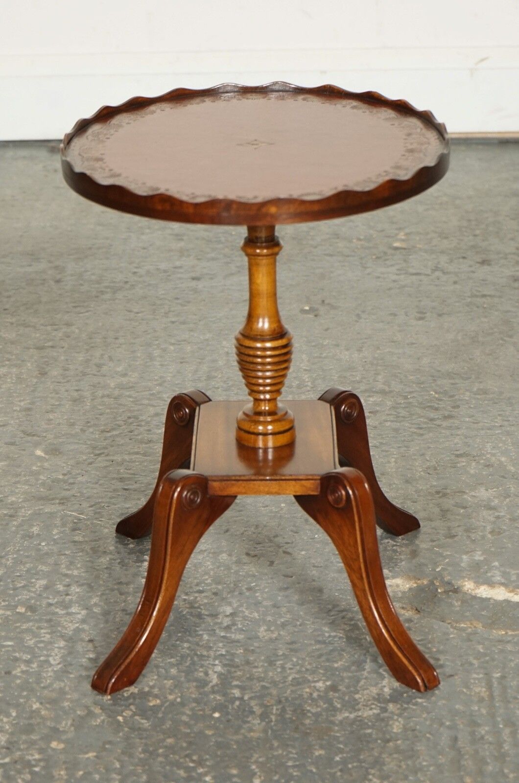 Vintage Yew Wood Burgundy Leather Top Side End Lamp Wine Table With Pie Crust photo 514.0