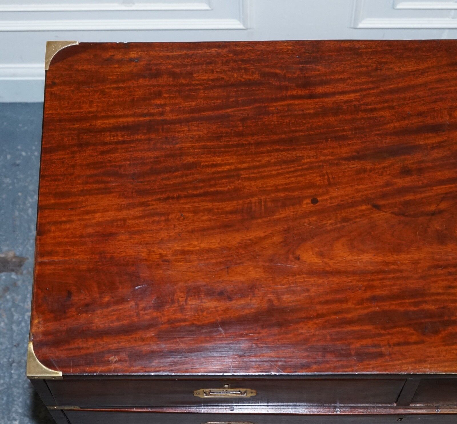 photo vintage Antique Victorian Military Campaign Chest Of Graduated Drawers
