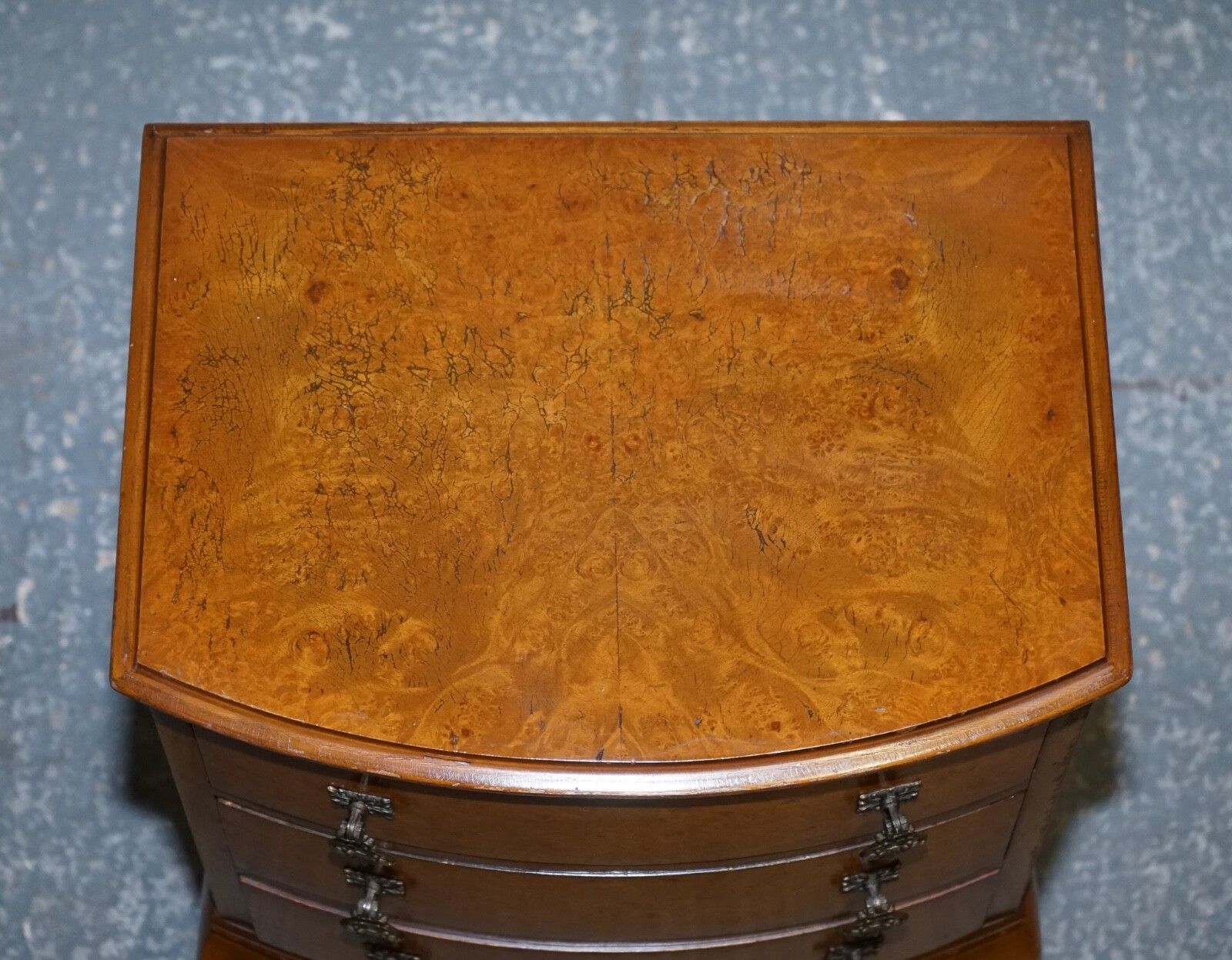 Furniture Gorgeous Vintage Art Deco Style Burr Walnut Side End Lamp Table Queen Anne Legs photo