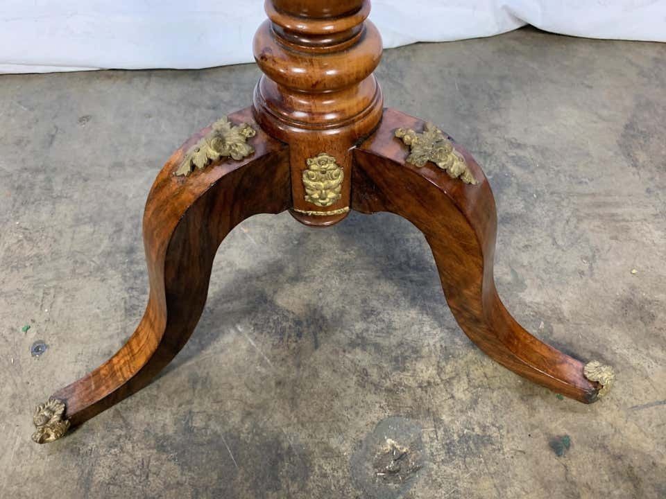 19th Century, French Walnut, Rosewood And Marquetry Inlaid Occasional Table photo vinterior