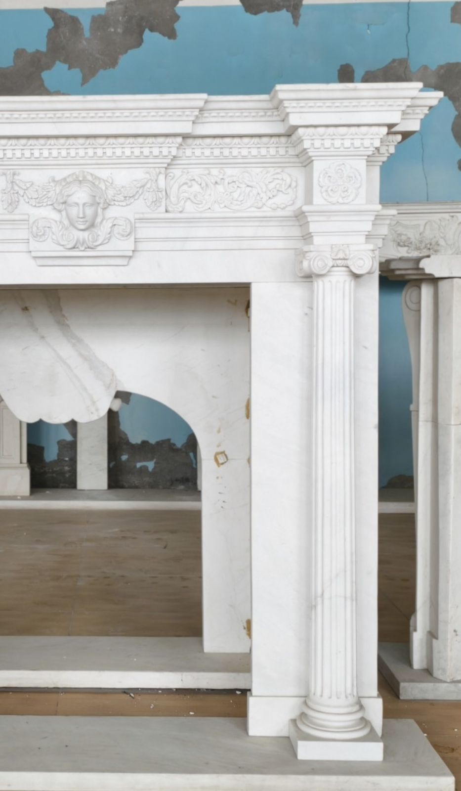 Grand Neoclassical White Marble Fireplace Mantle With Classical Mask photo vinterior