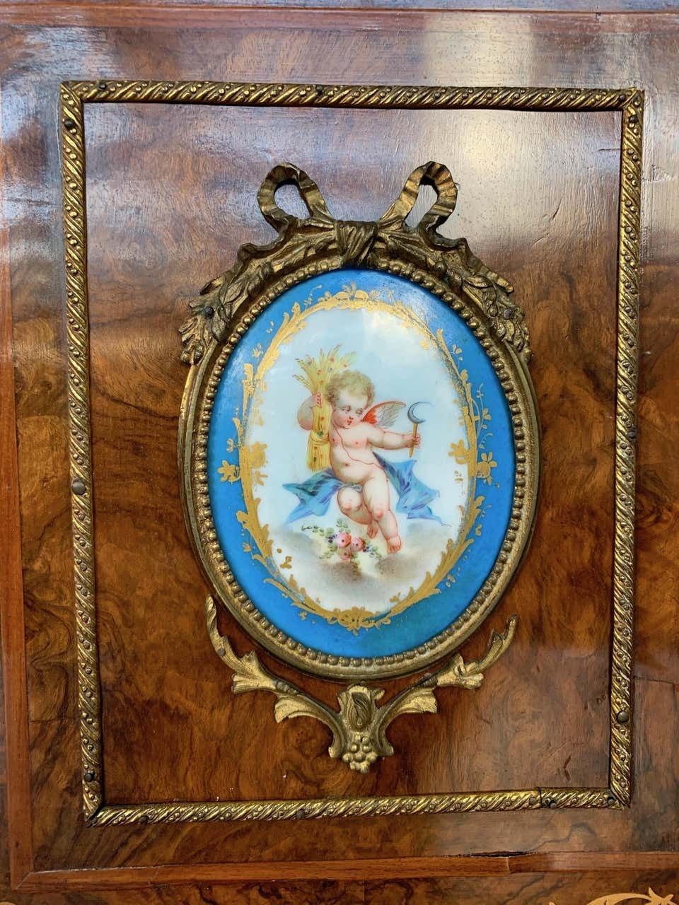 19th Century French Walnut Bonheur Du Jour photo Furniture