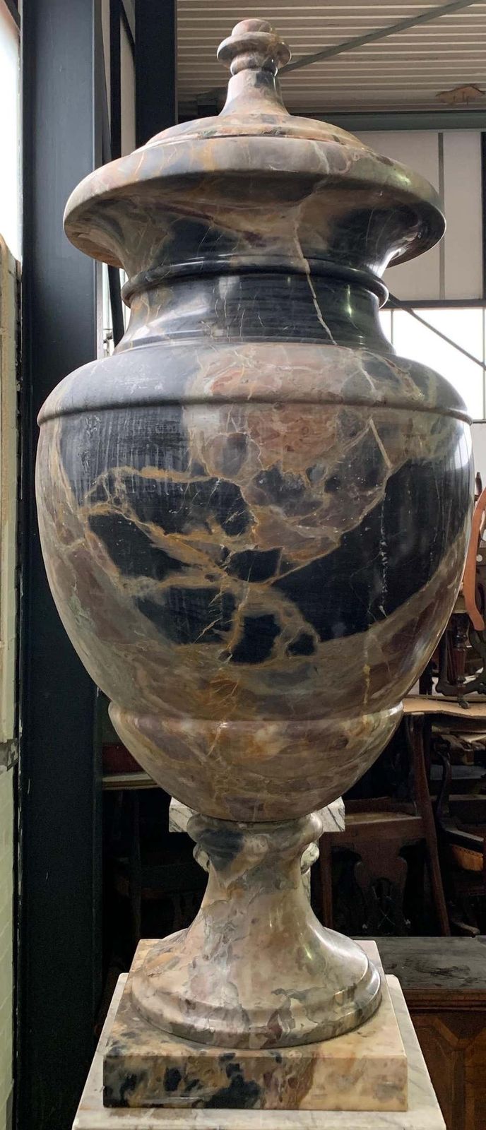 19th Century Italian Large Pair Of Monumental Marble Urns photo vinterior