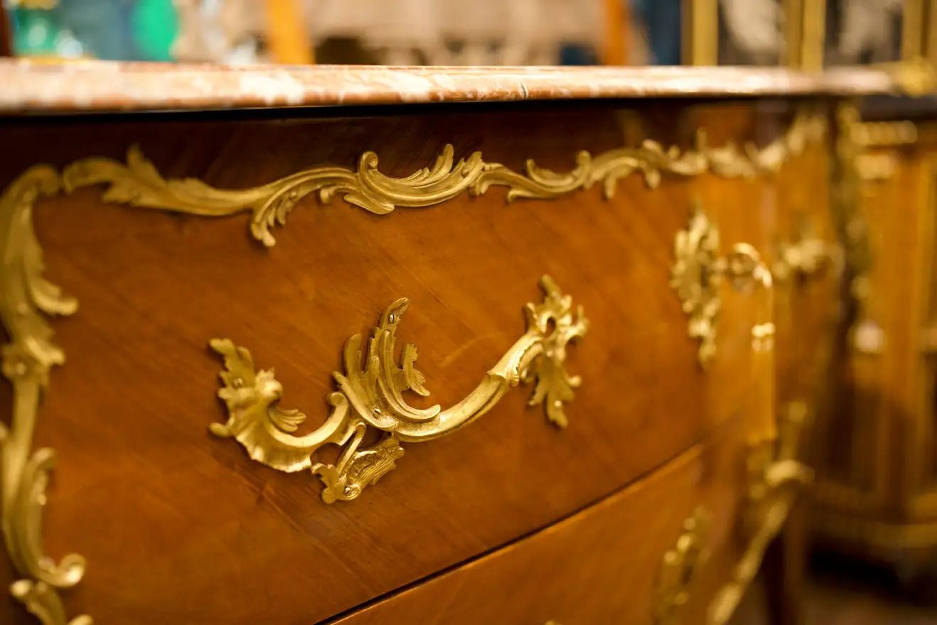 18th Century Marble Top Bronze Mounted Kingwood Louis XV Commode photo for sale