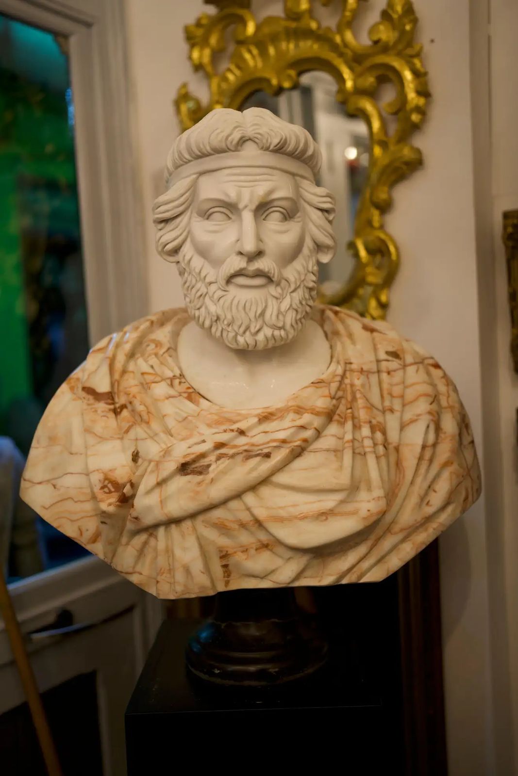 20th Century Bust Of Roman Hand Carved In Carrara White And Alicante Red Marble photo 6500.0