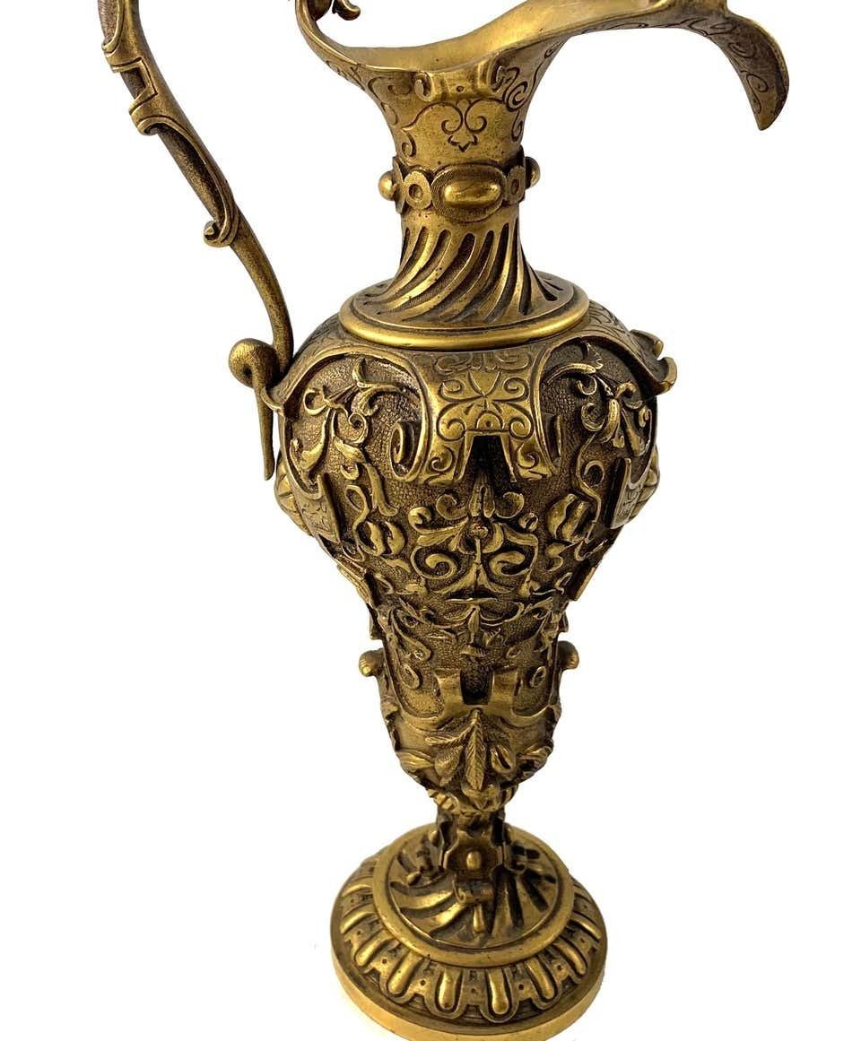19th Century Pair Of Italian Renaissance Revival Cast Gilt Bronze Ewers photo vinterior