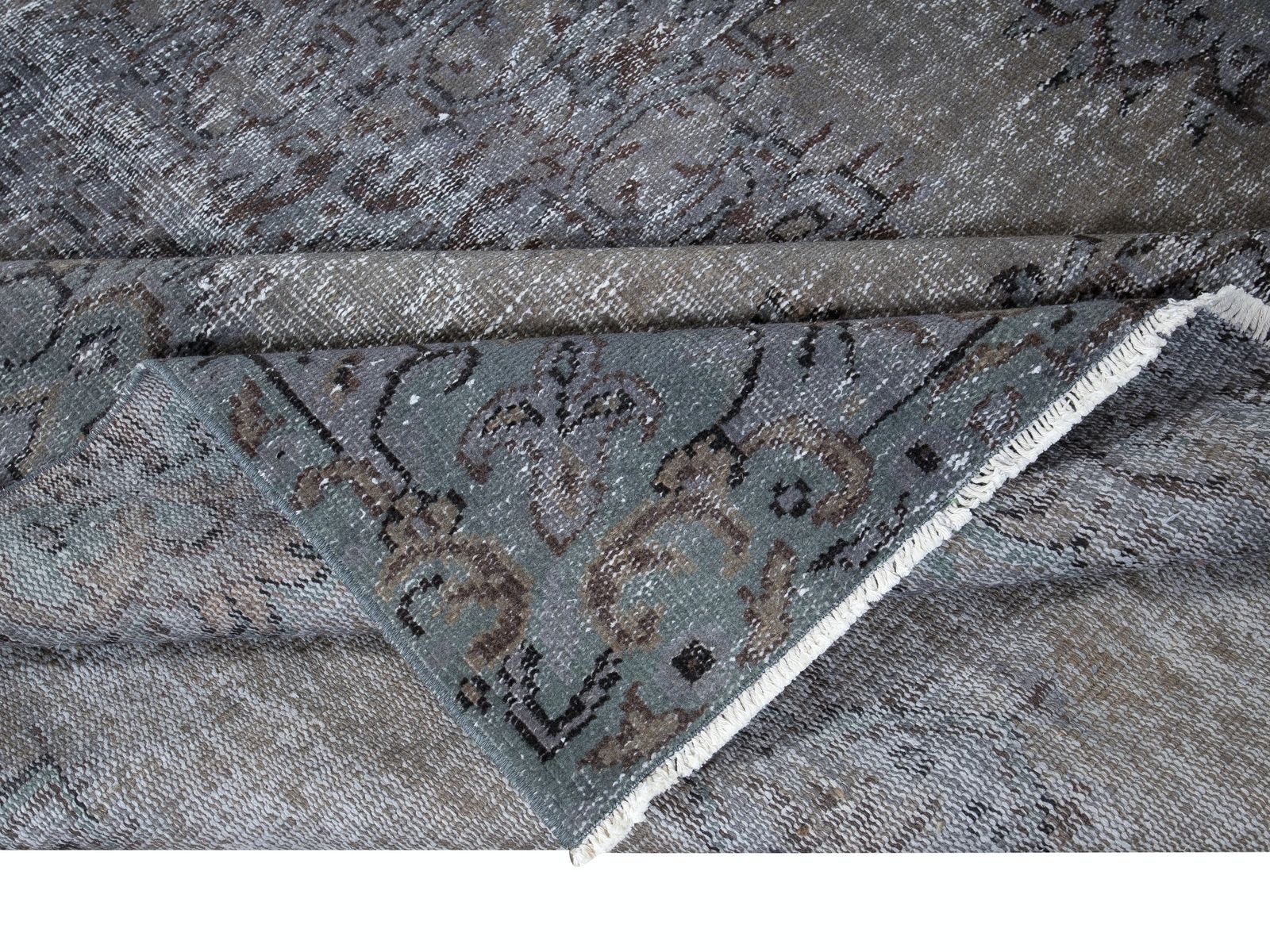 6x8.5 Ft Gray Modern Area Rug With Medallion, Handknotted In Isparta, Turkey photo for sale