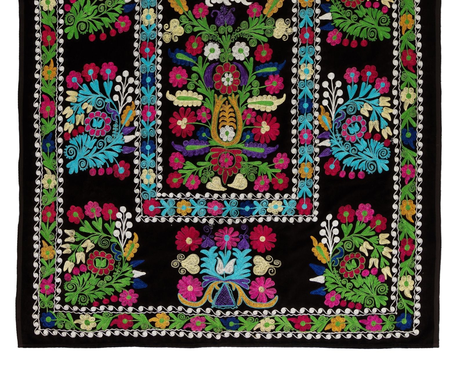 4.6x7.3 Ft Vintage Asian Silk Embroidered Suzani Bed Cover Or Wall Hanging photo for sale