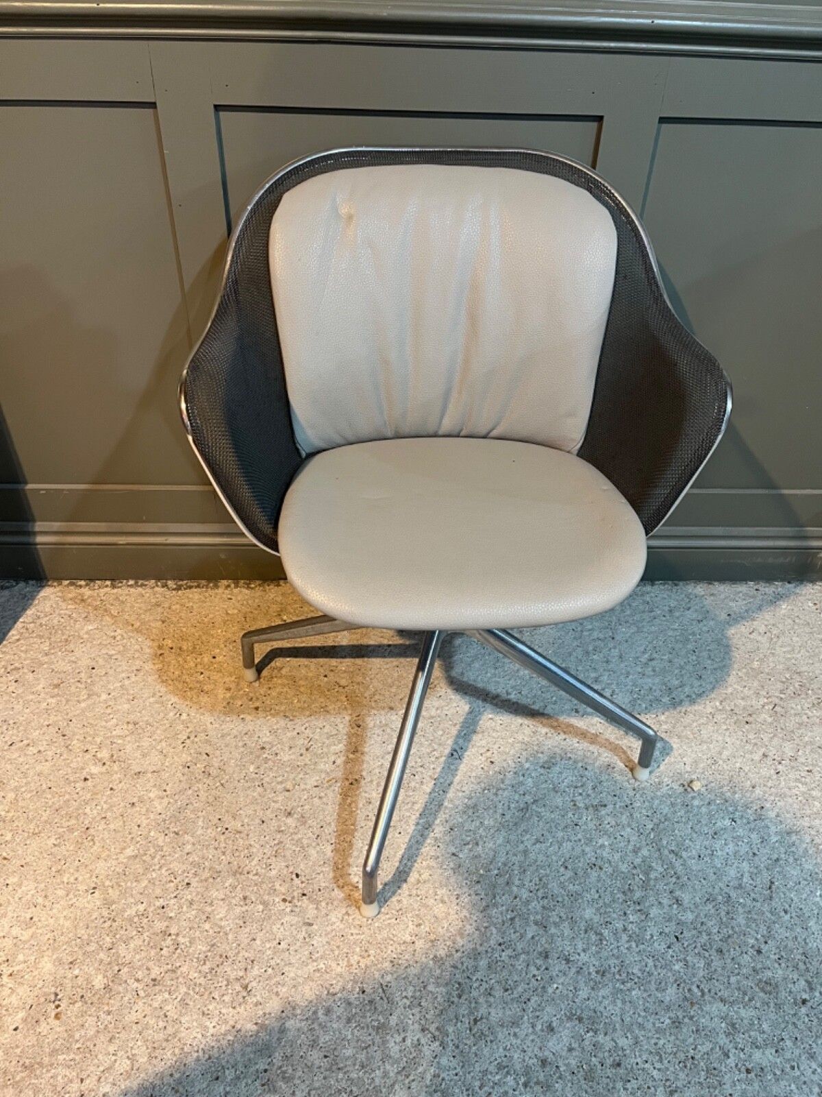 Leather Swivel Chair By B&B Italia Luta Chair Designed By  Antonio Citterio photo 199.0