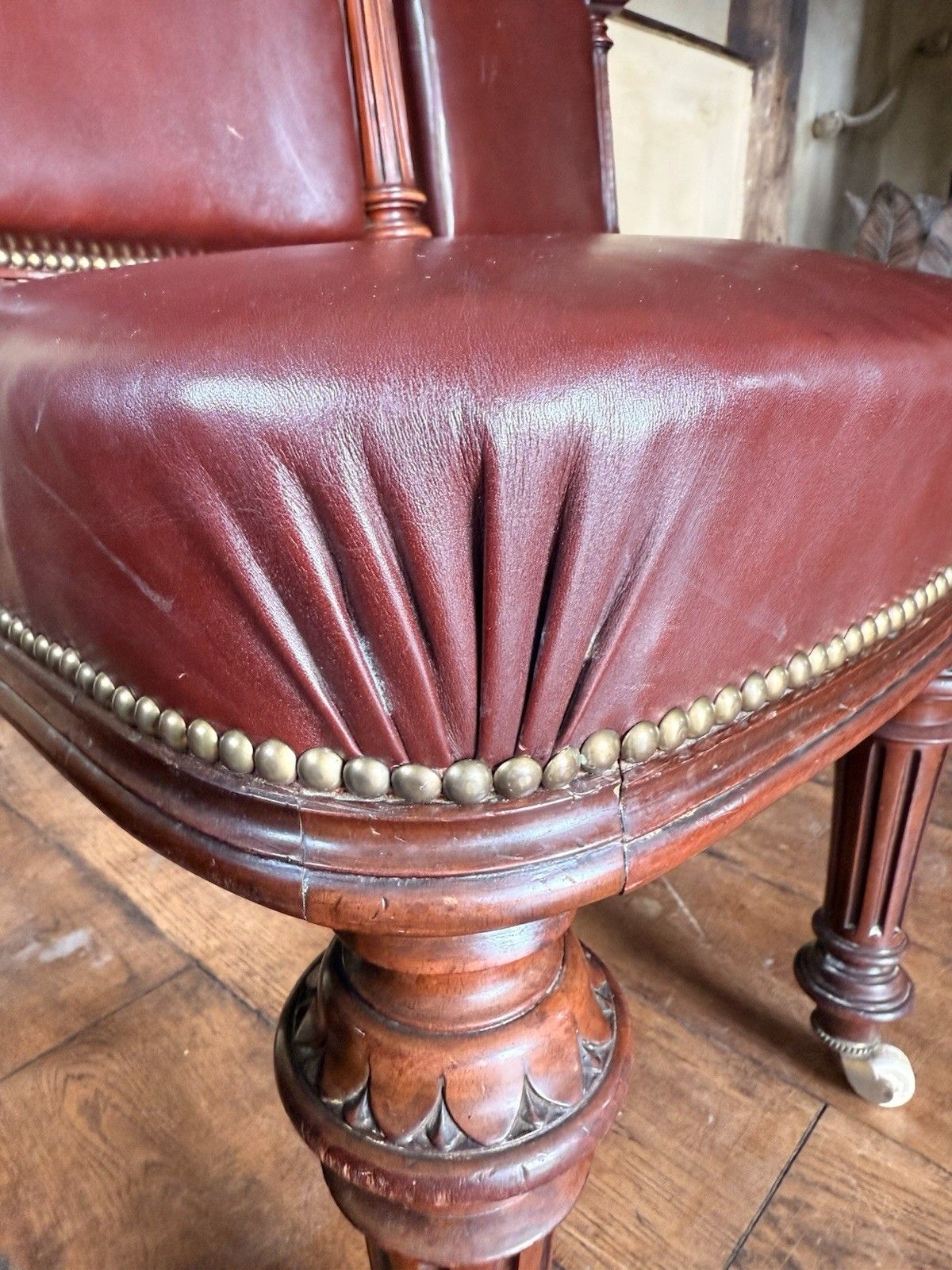 photo vinterior Set  4 Antique Red Aniline Red Leather Dining Chairs Manner Gillows Circa 1860