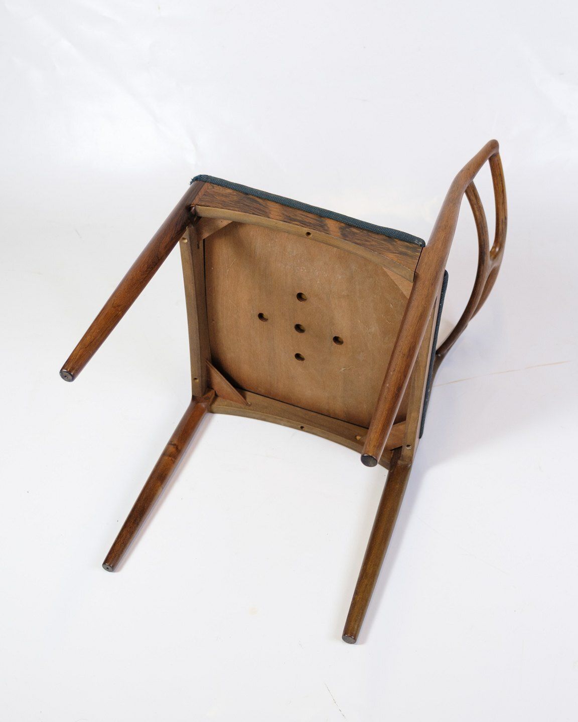 photo furniture Set Of Six Dining Chairs Model 94 In Rosewood & Blue Fabric By Johannes Andersen For Chr. Linneberg Furniture Factory From 1960s