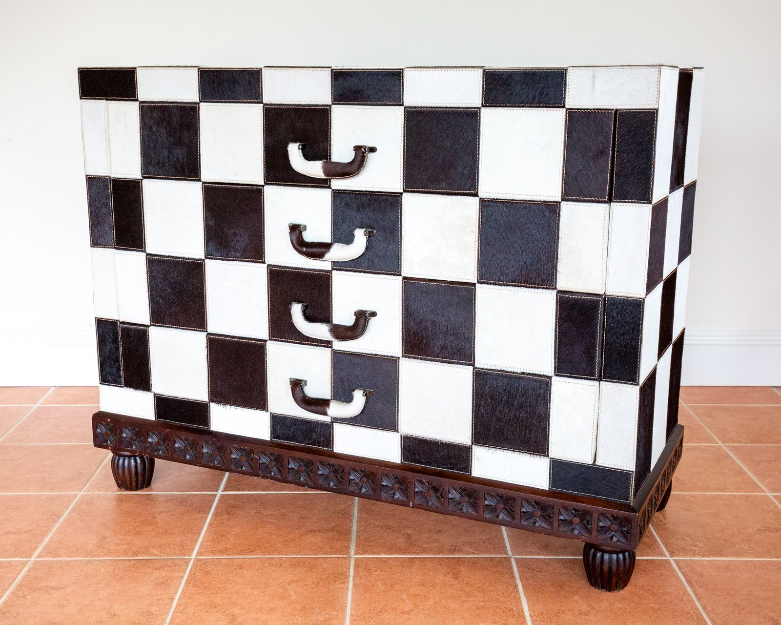 4500.0 Checkerboard Chest Of Drawers Antique Cowhide Statement Furniture Country House Rock Star Furniture Black And White Patchwork Monochrome photo