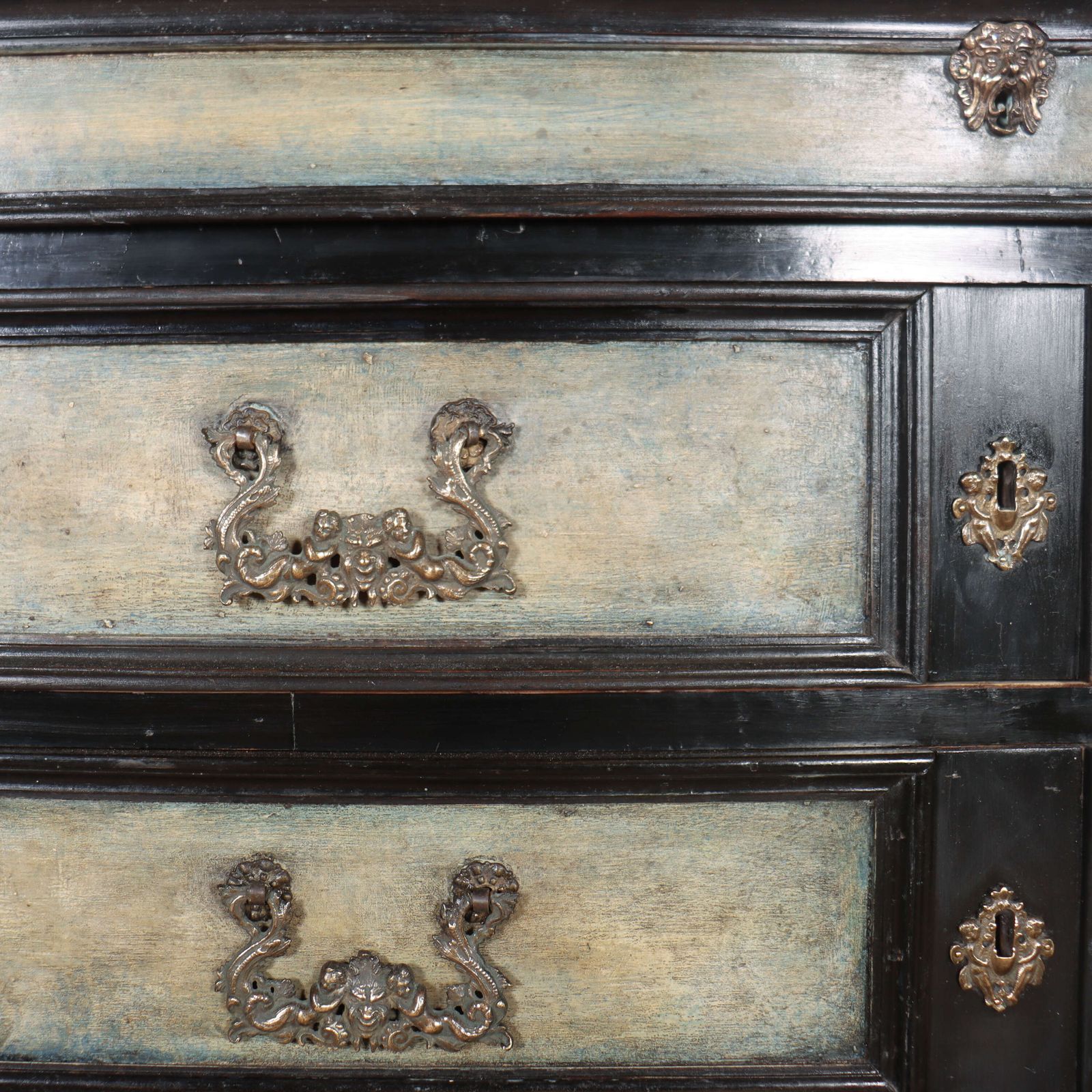 18th Century Italian Painted Commode photo vinterior