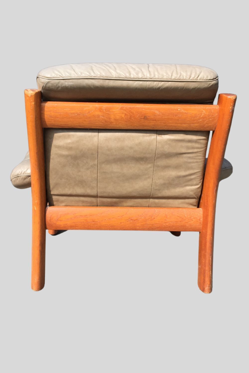 Mid Century Norwegian Beige Leather Chair By Ekornes, 1970s Matching Sofa Also Available. photo 175.0