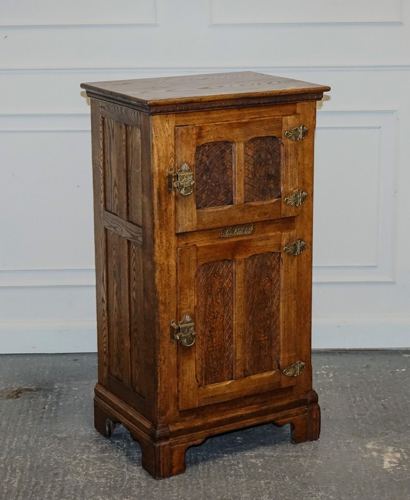Circa 1900's Large North American Alaska Muskegon Oak Larder Ice Box Collectable photo furniture