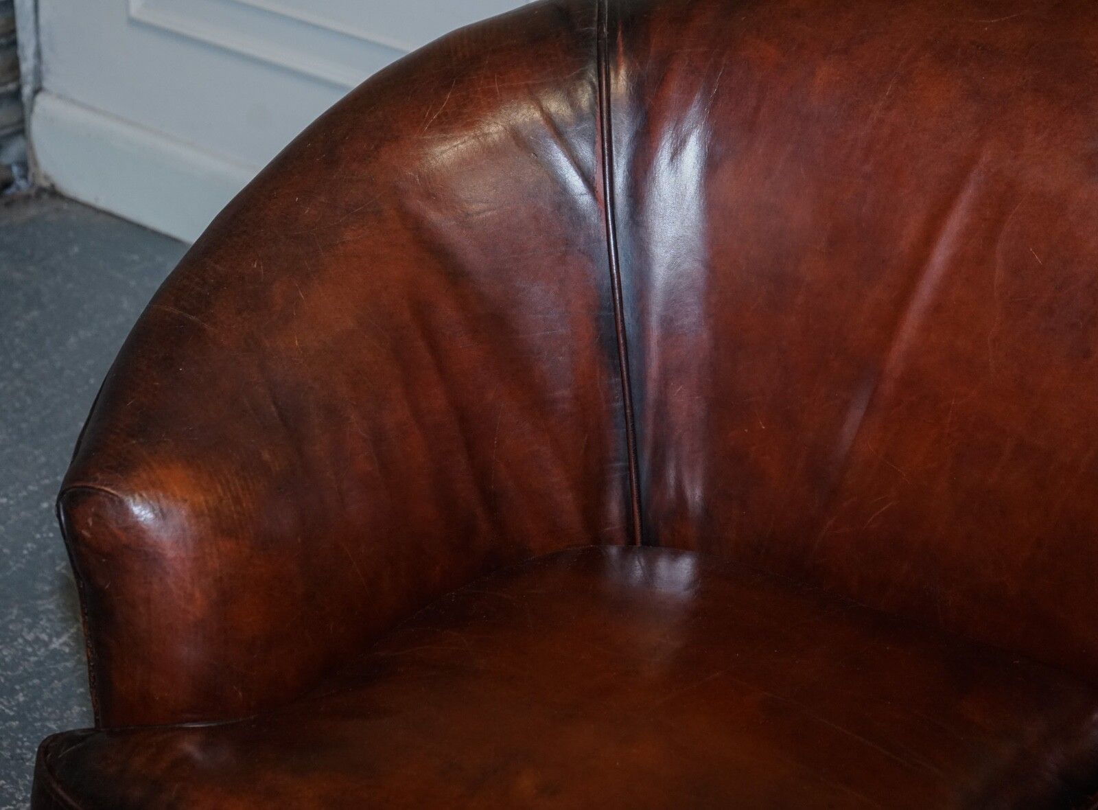1920's Art Deco Restored Hand Dyed Whiskey Brown Suite Sofa Armchairs Footstools photo vinterior