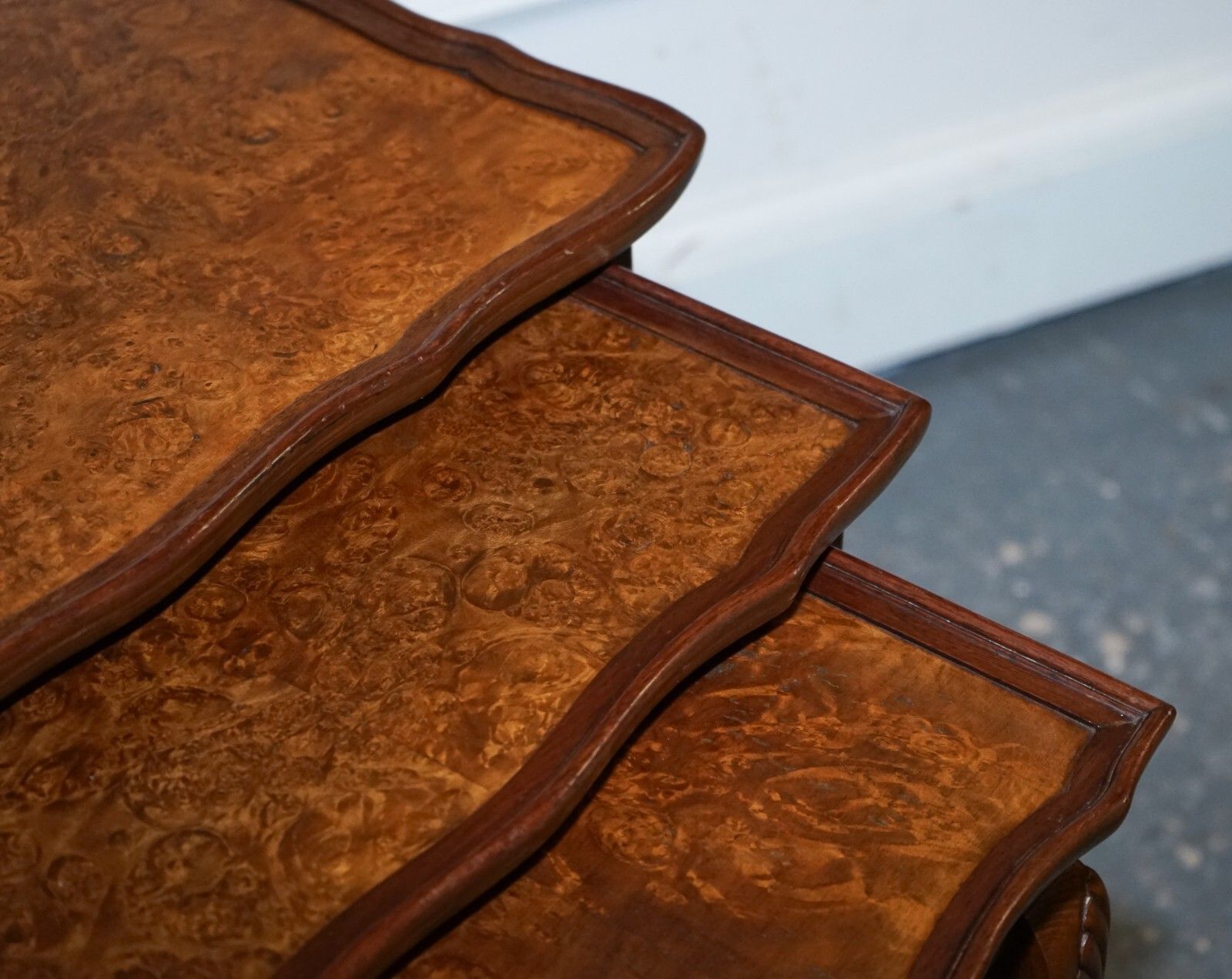 photo vintage 1920 Art Deco Burr Walnut Nest Of Three Tables Queen Anne Legs