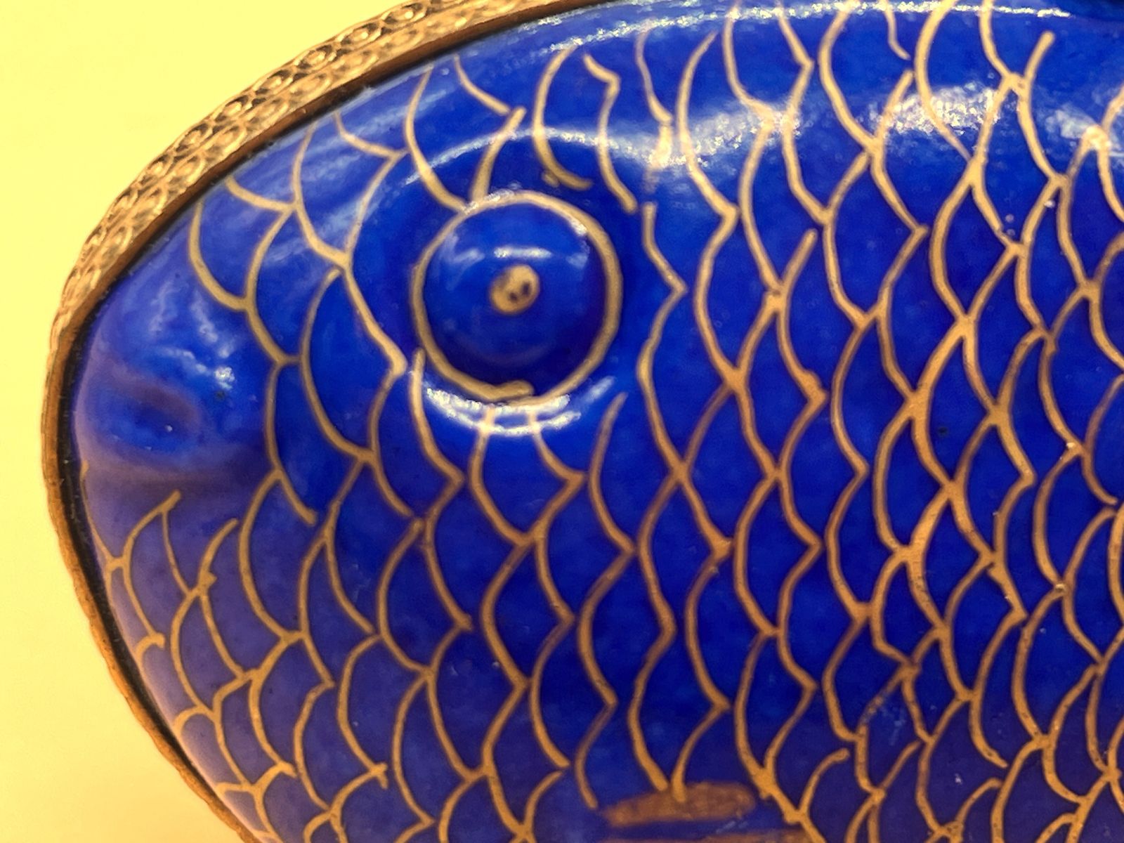 Peint Main Limoges Porcelain France Blue Fish Shape Trinket  / Jewelry Box. photo vintage