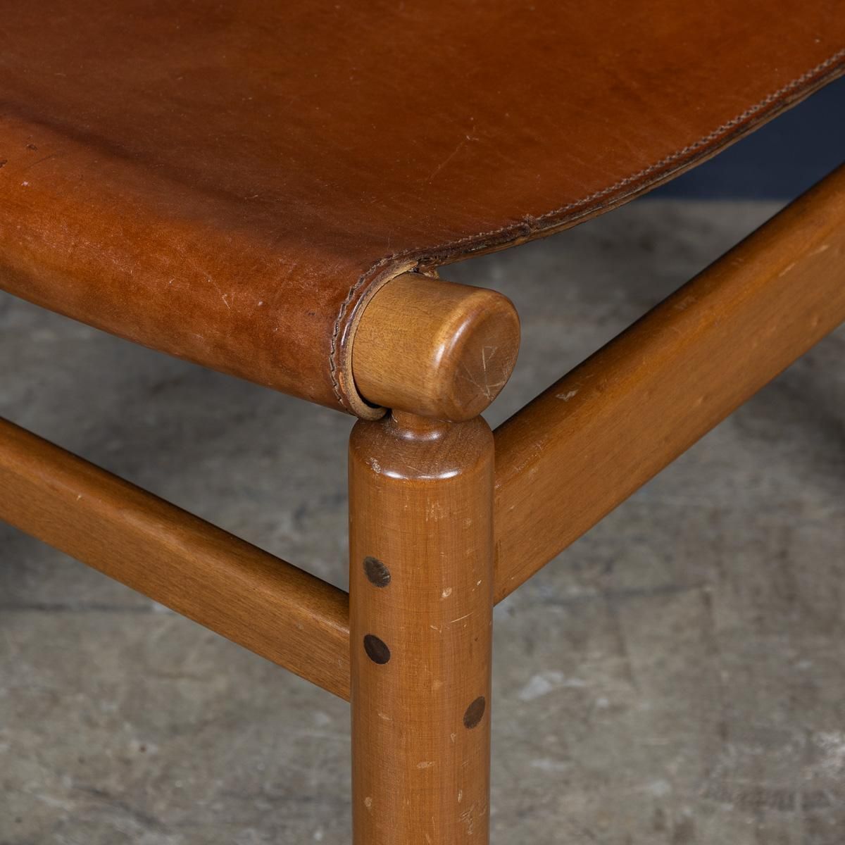 photo vinterior A Superb 20thc Set Of Eight Ilmari Tapiovaara Leather Dining Chairs C.1950