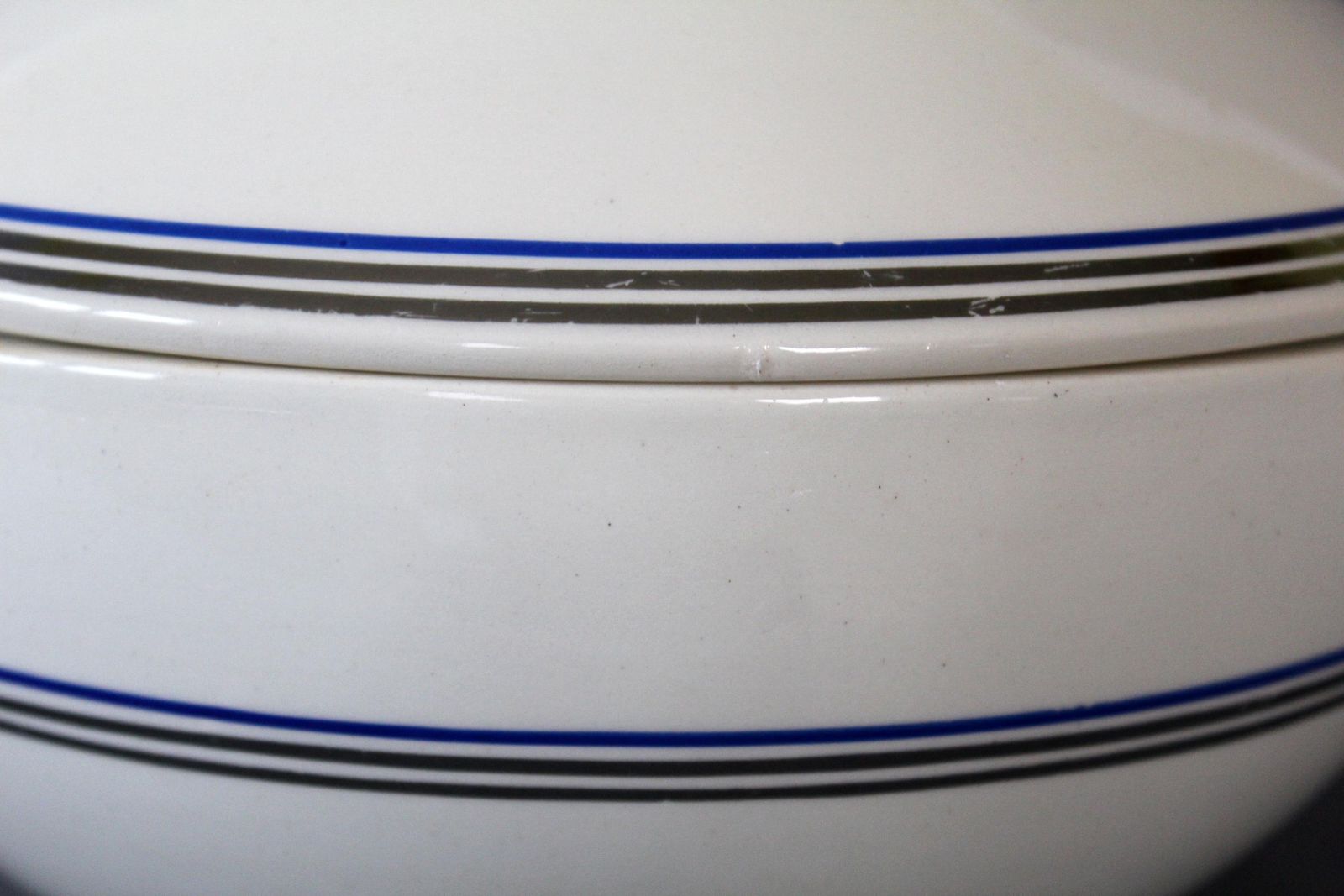 Large Antique Art Deco Ceramic Tureen Soup Bowl, Hanny Edmond Bellefroid 3030, Petrus Regout Maastricht Holland, Country Farmhouse Kitchen photo for sale