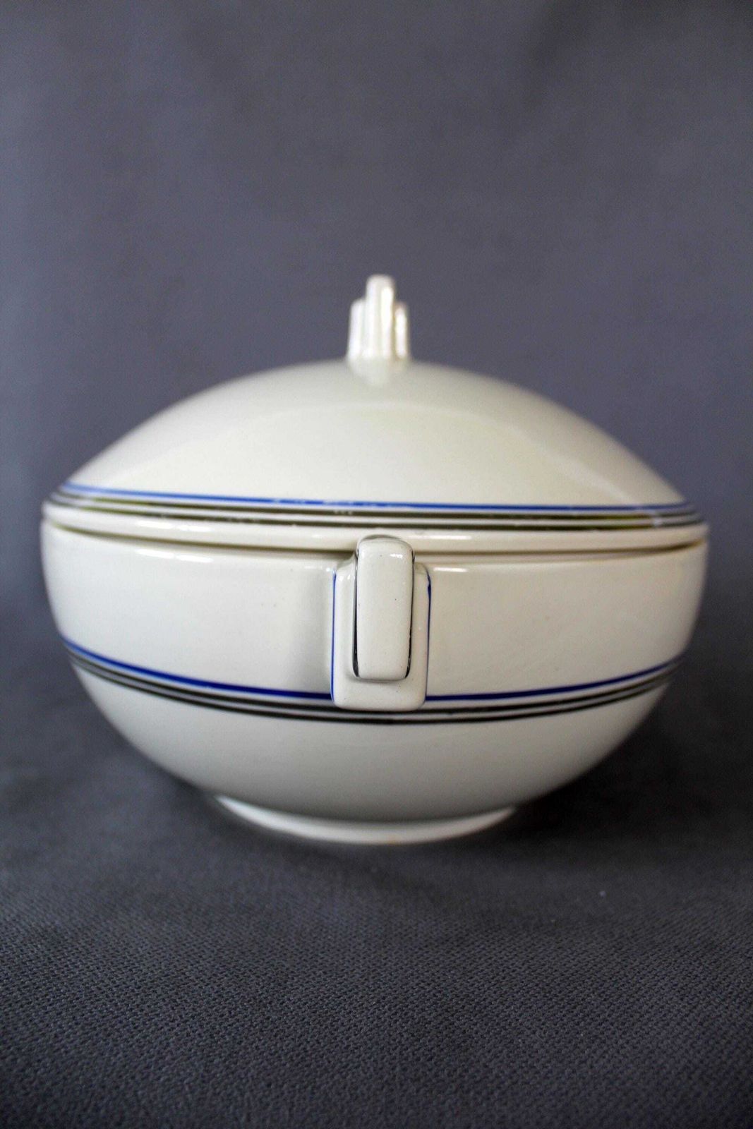 Large Antique Art Deco Ceramic Tureen Soup Bowl, Hanny Edmond Bellefroid 3030, Petrus Regout Maastricht Holland, Country Farmhouse Kitchen photo vinterior