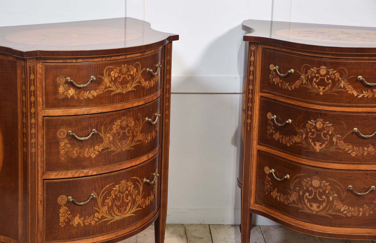 Near Pair Of Edwards And Roberts Chests photo vinterior