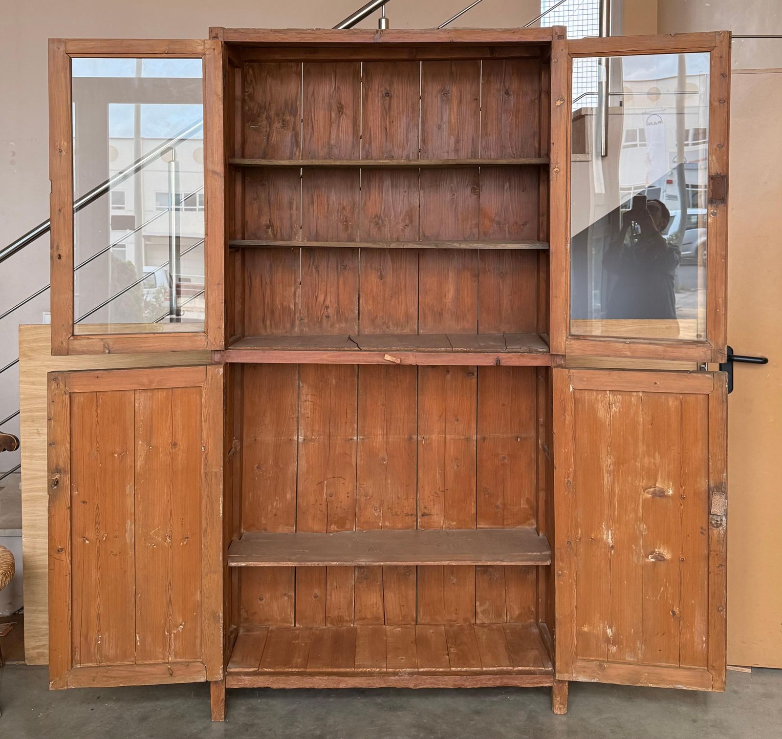 Armoire ou bibliothèque XIXe siècle, grande et étroite, avec vitrine en verre, en pin photo 5957.0