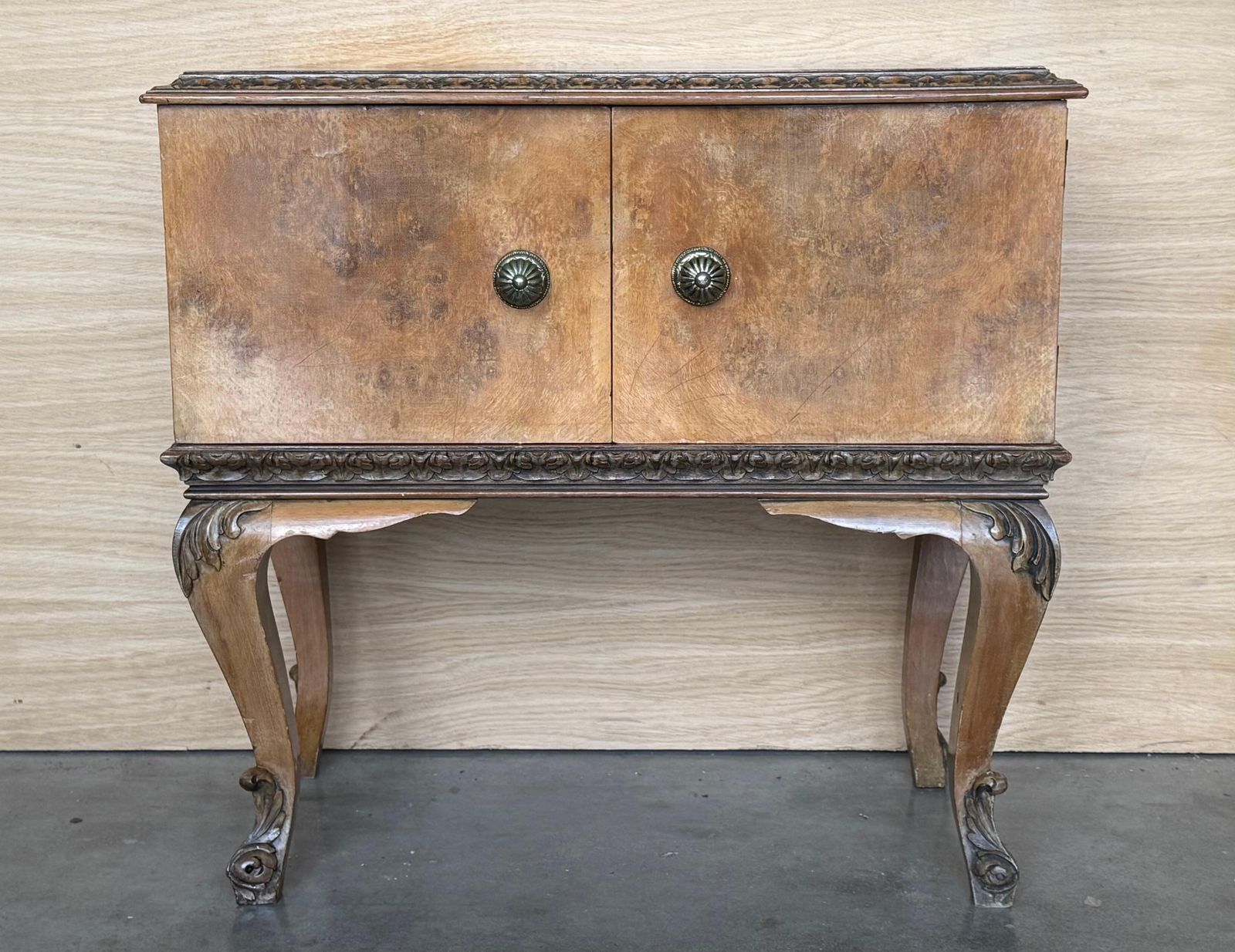 Tables de chevet italiennes du début du XXe siècle en chêne clair à deux portes photo furniture