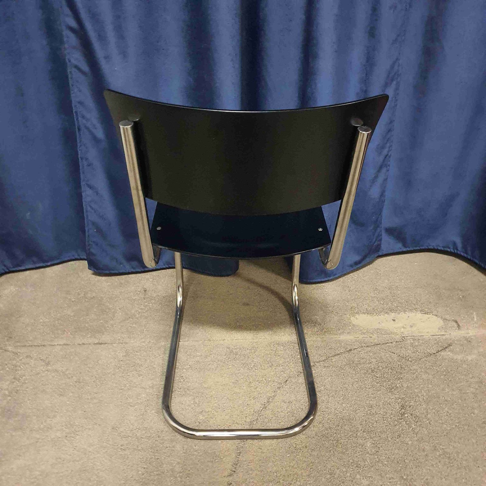 Tubular Chair, Mart  Stam photo vinterior