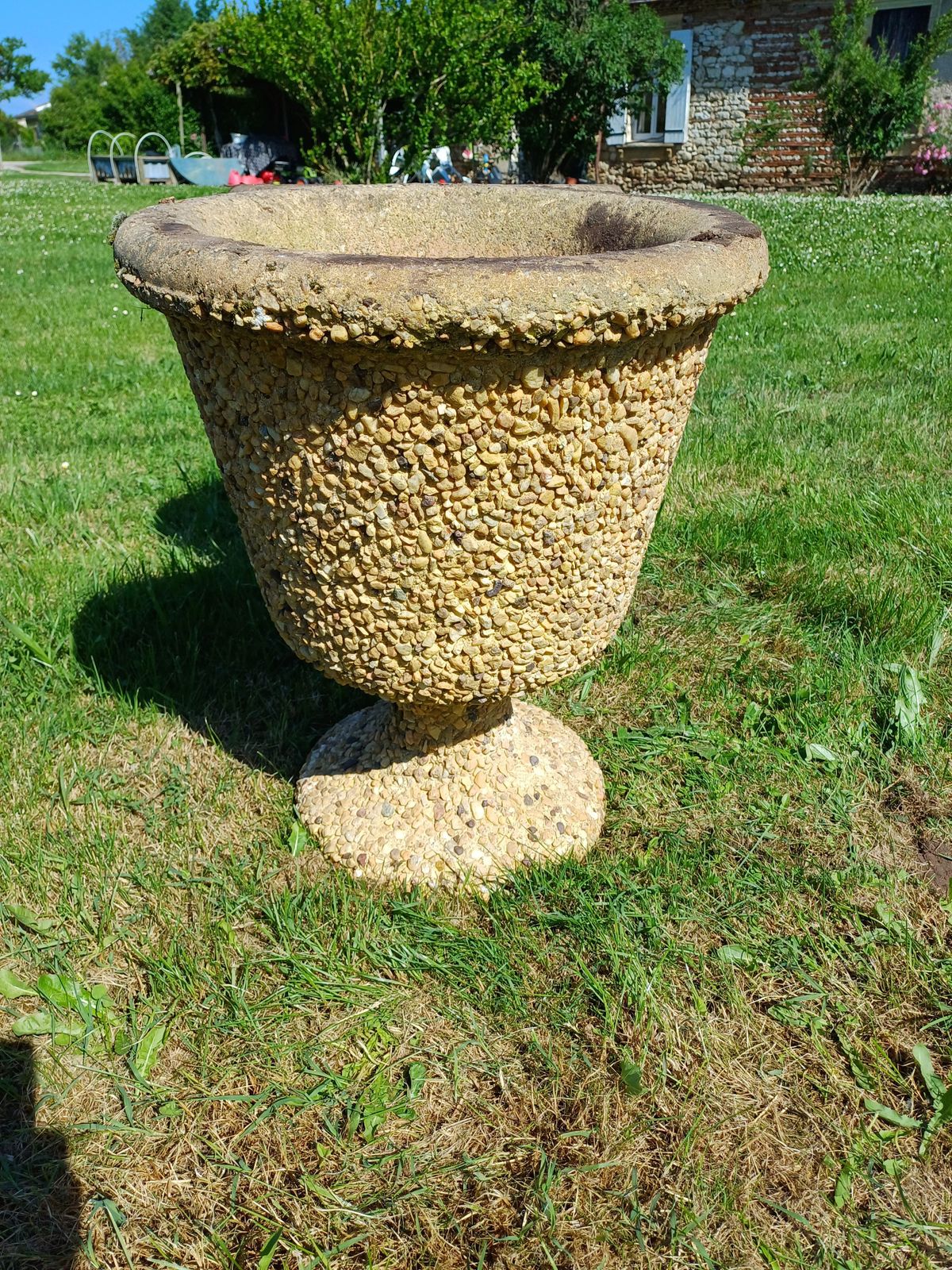Pair Of Medici Style Vases In Reconstituted Stone photo 395.0