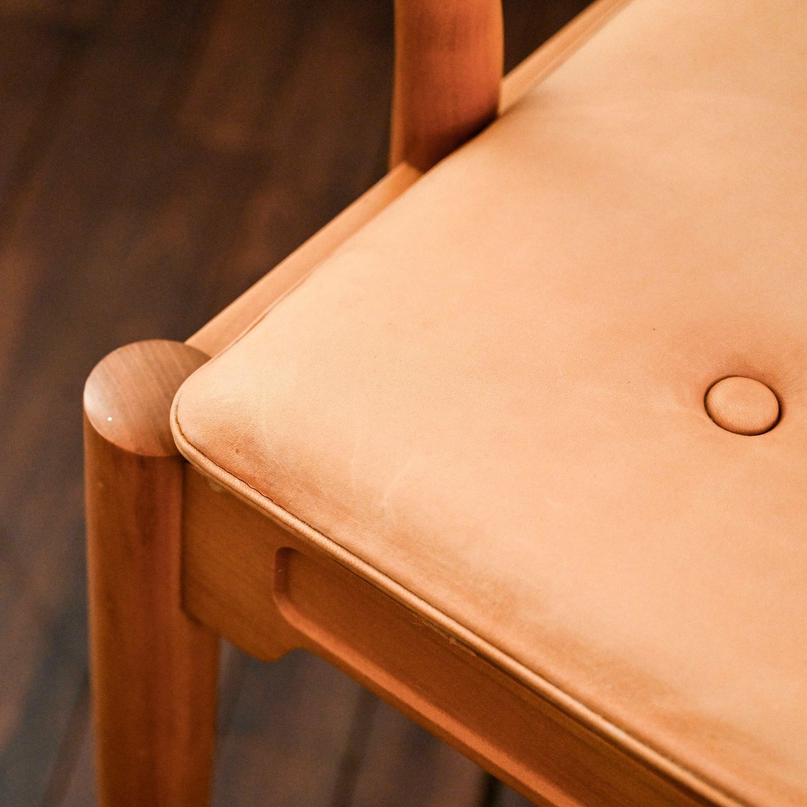 photo vintage Set Of 6 China Chairs In Clear Lacquered Ash Wood Designed By Hans Wegner In 1944