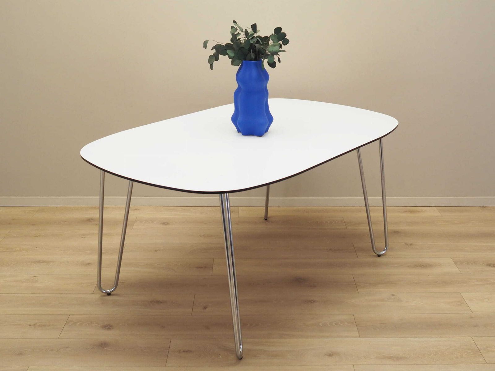 White Table, Italian Design, 1990s, Production: Italy photo 1329.0