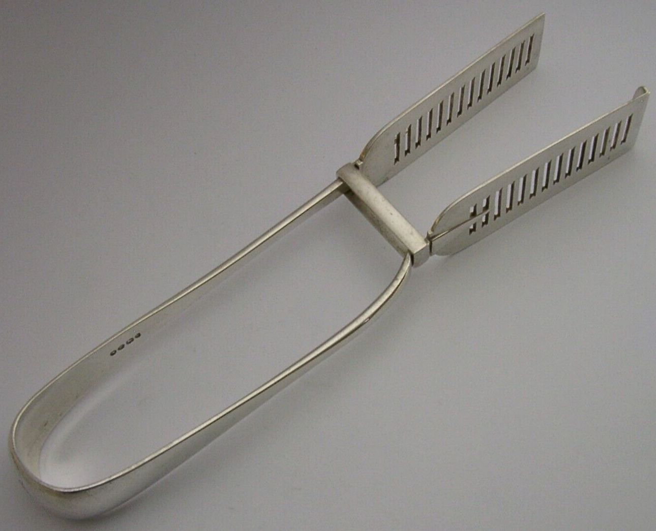 Victorian Walker Family Crested Sterling Silver Serving Tongs 1885 Antique 160g photo buy