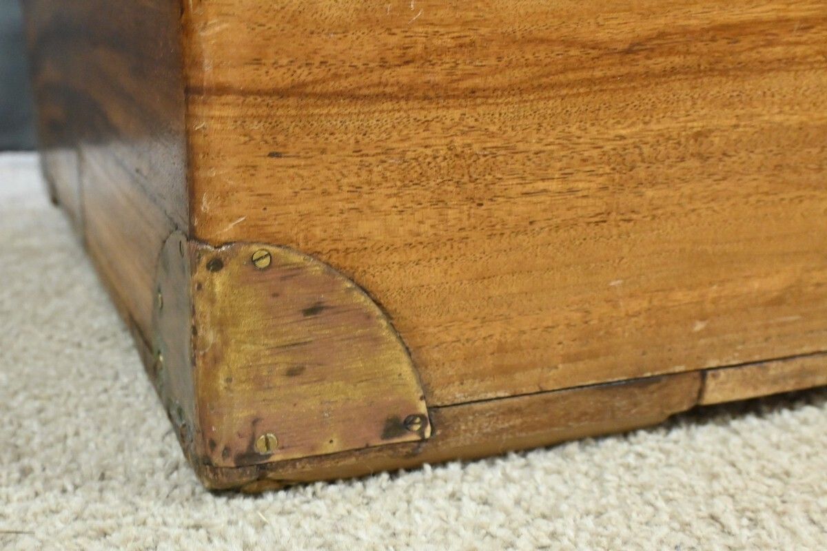 photo vinterior Marine Trunk In Camphor Wood, India – Late 19th Century