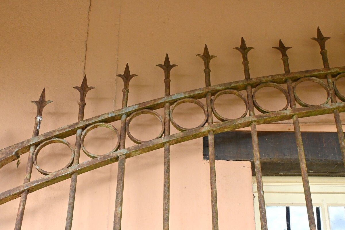 Important Iron Property Gate – Part 1 Of The 19th Century photo vinterior