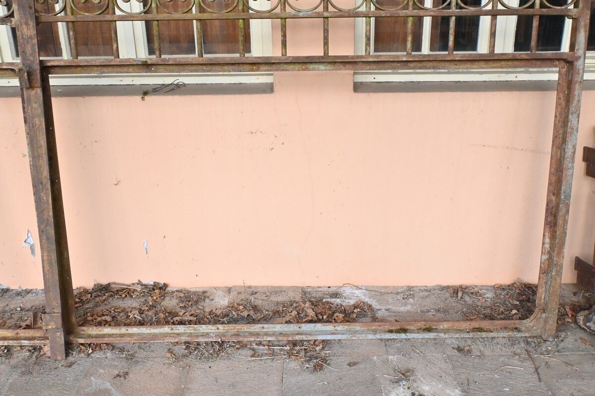 Home Fixtures Important Iron Property Gate – Part 1 Of The 19th Century photo