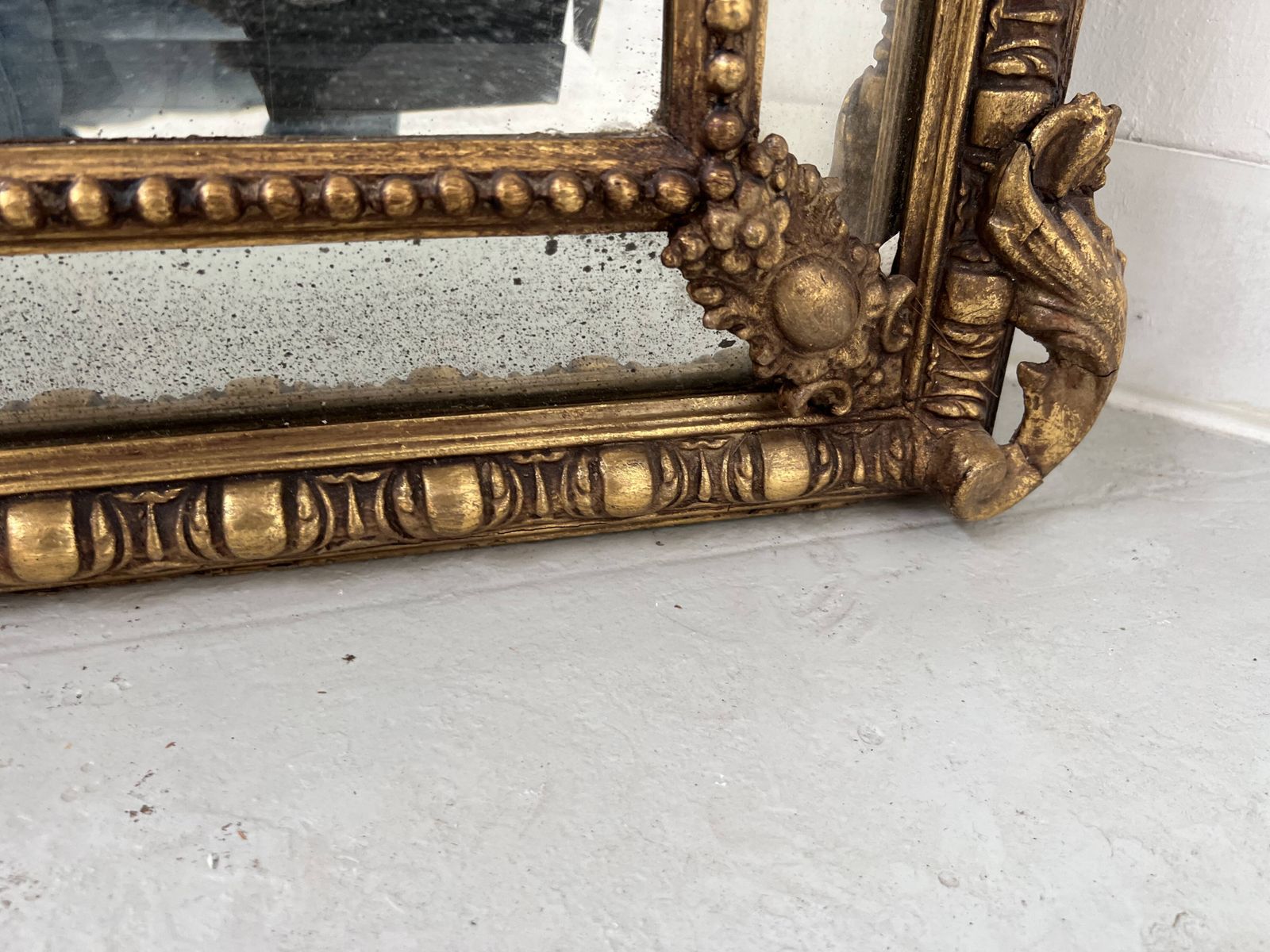 photo furniture Louis XVI Style Mirror With Parecloses In Wood And Gilded Stucco 19th Century